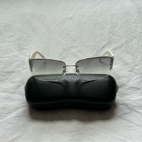 💋Y2K CHANEL RIMLESS SUNGLASSES💋 - Picture 5 of 11